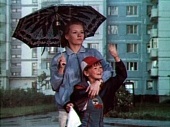 Воскресный папа трейлер (1985)