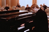 Пианистка трейлер (2001)