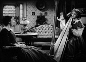 Ее по-прежнему преследует негодяй трейлер (1940)