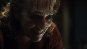 Безумная старуха трейлер (2025)